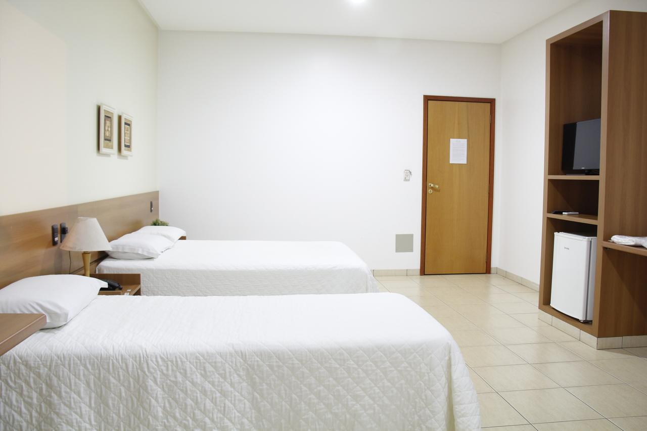 Buriti Hotel Jataí Esterno foto