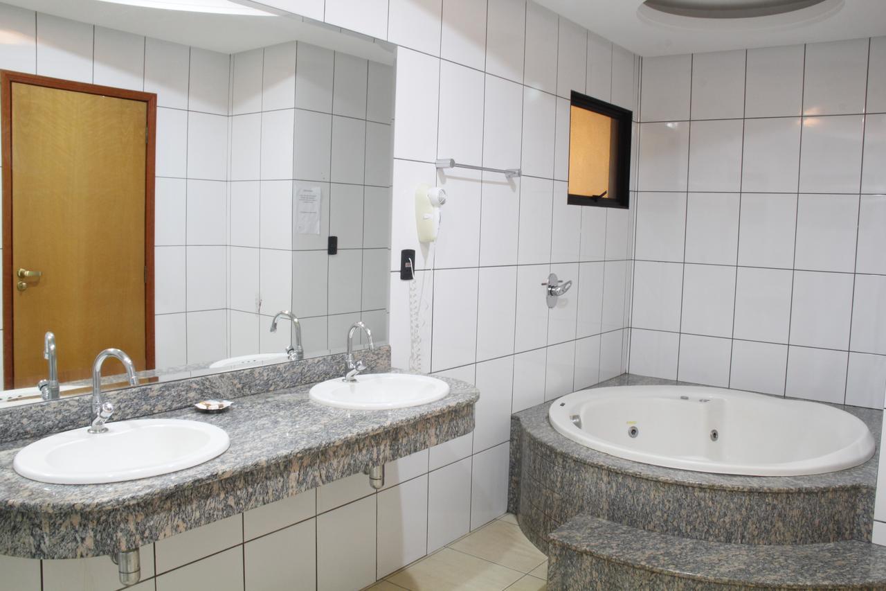 Buriti Hotel Jataí Esterno foto